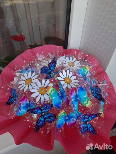 Букет с бабочками светящийся