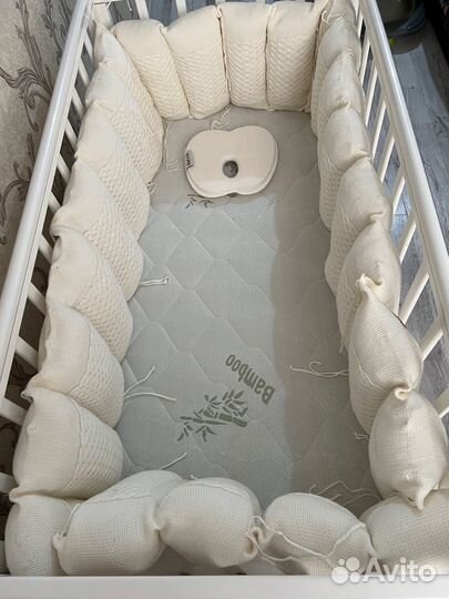 Кровать с маятником,матрас и бортики