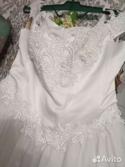 Свадебное платье
