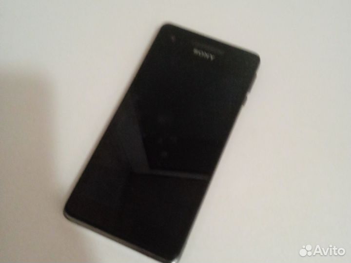 Sony Xperia V, 8 ГБ