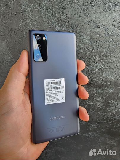 Телефон Samsung S20FE