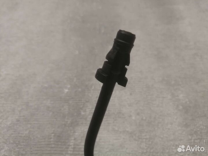 Трубка цилиндра сцепления Вольво S40 V50 07г