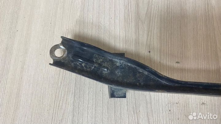 Крепление аккумулятора Toyota Corolla X рестайлинг (2010—2013) ZRE151 1ZR-FE