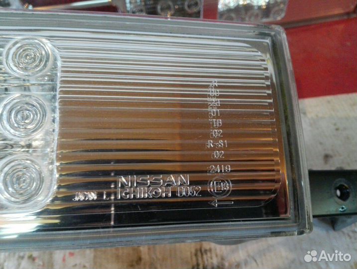Стоп сигнал ниссан куб Z11
