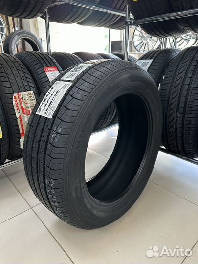 Yokohama BluEarth E70 215/55 R17 94V