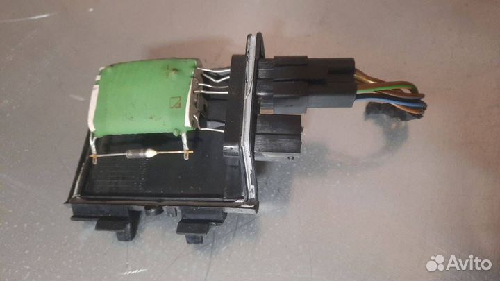 Сопротивление печки Audi A4 B5 1995 3131090062