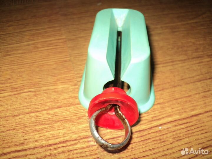 Зажим для зубной пасты СССР