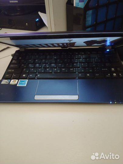 Продам нетбук asus 1015PEM