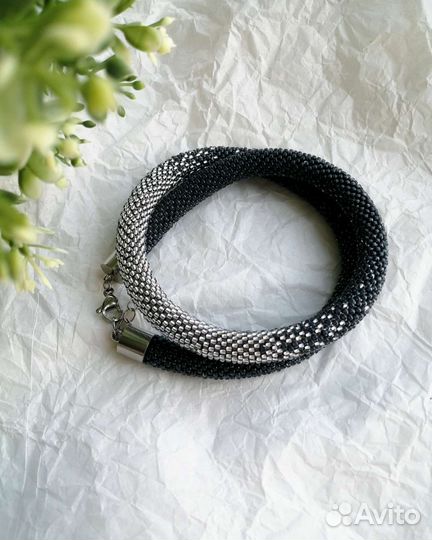 Жгут-колье из бисера ручной работы