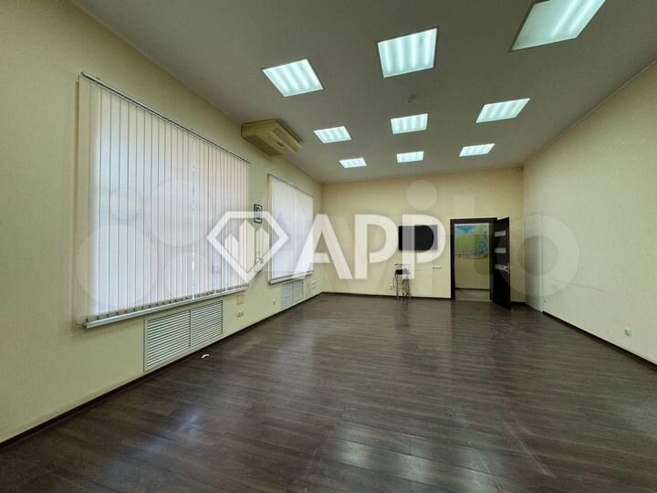 Офис с ремонтом и парковкой