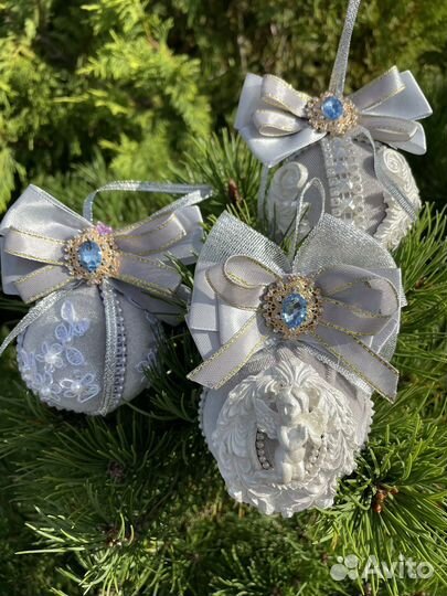 Новогодние шары на елку