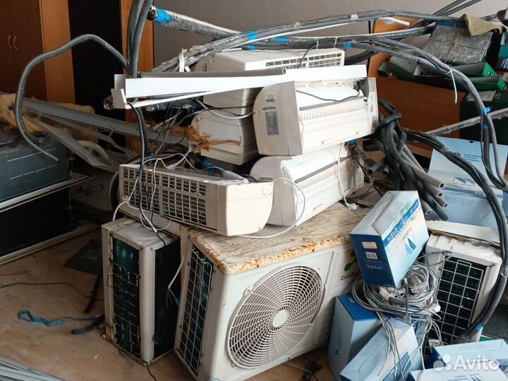 Кондиционер потолочный,кассетный.Сплит системы