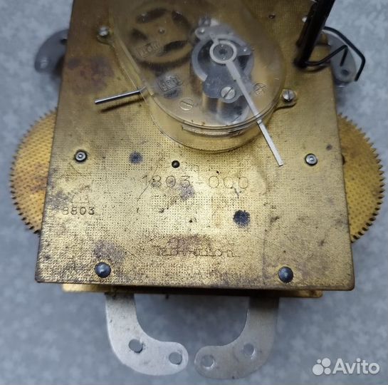 Механизм часов Horaton