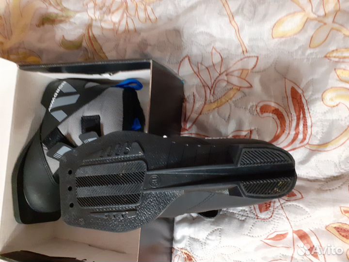 Лыжные ботинки