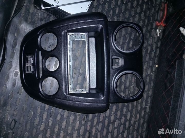 Передняя консоль granta