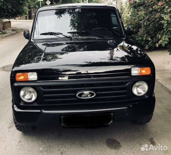 Решетка радиатора Нива