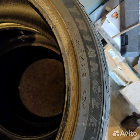 Triangle TR967 245/40 R19 98W
