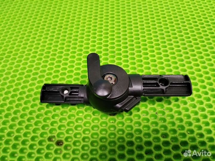 Шарнир ручки на коляску Yoya, сторона L