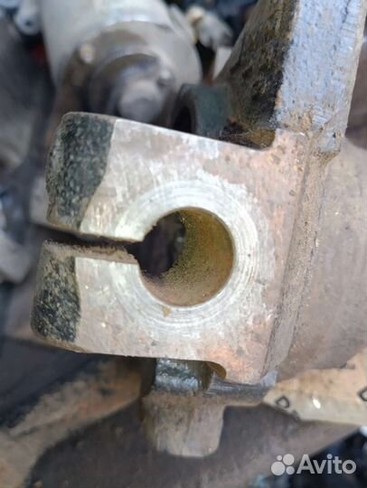 Киа Авелла Кулак поворотный