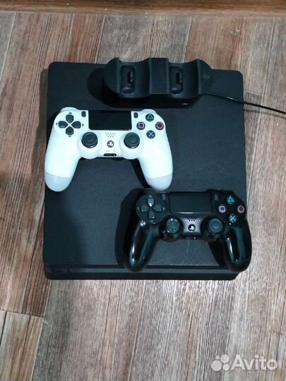 Sony PS4 1 TB с играми