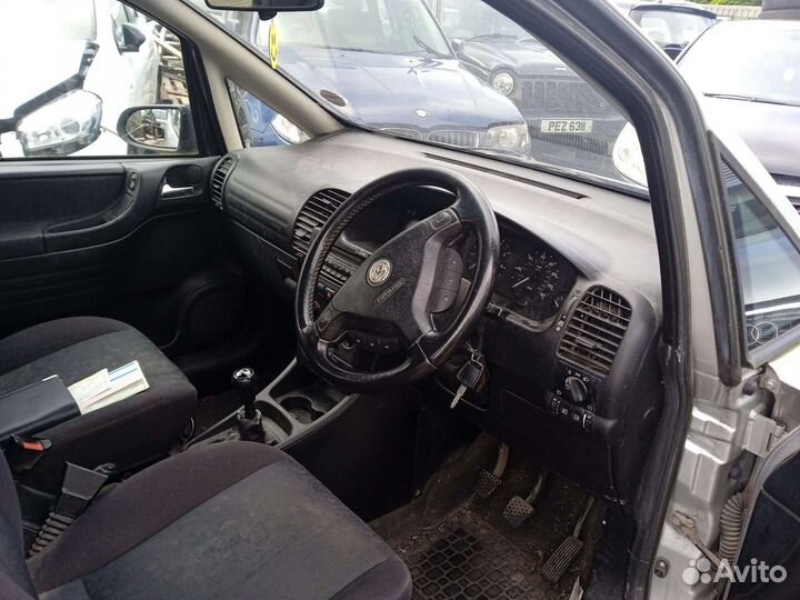 Лючок бака opel zafira A 2001