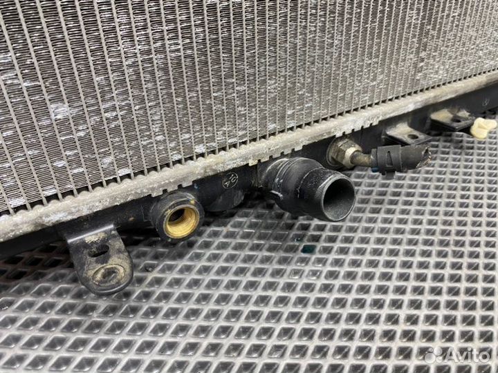 Радиатор охлаждения двигателя Honda Accord 7 CL