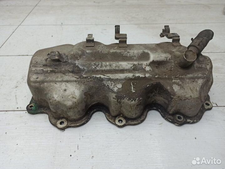 Клапанная крышка левая Nissan Pathfinder 1 VG30E