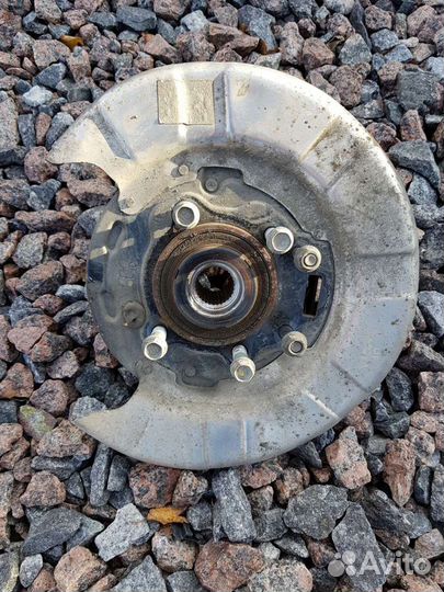 Задняя ступица правая левая Genesis G80 2.0T 4WD