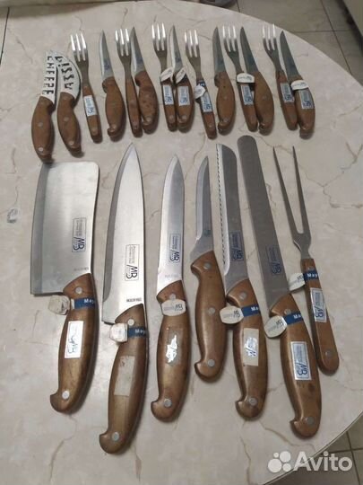 Столовые приборы и ножи