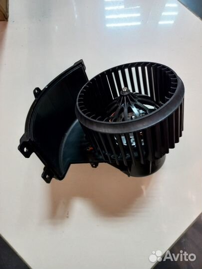 Мотор отопителя салон VolkswageTransporterT5 2003