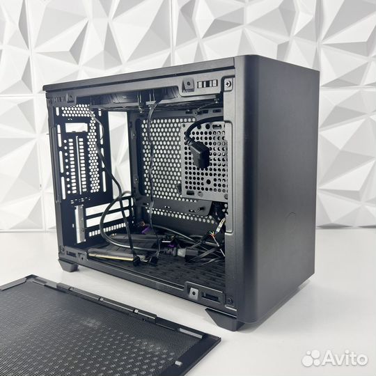 Корпус CoolerMaster NR200 Mini-ITX