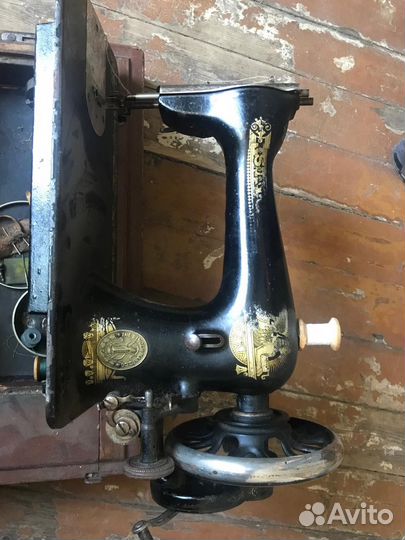 Швейная машина Singer