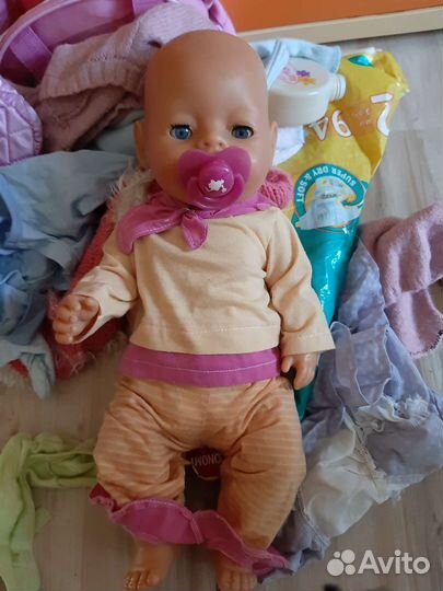 Беби бон с вещами