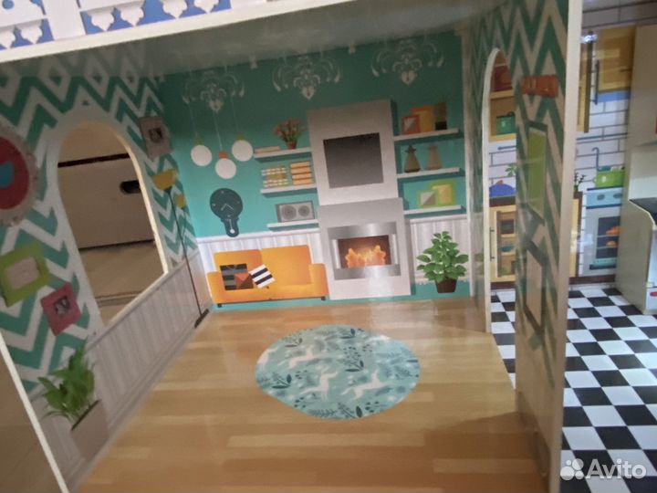 Большой кукольный домик с мебелью и подсветкой