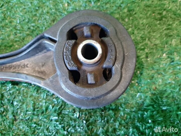 Опора (подушка) двигателя задняя Subaru Impreza G