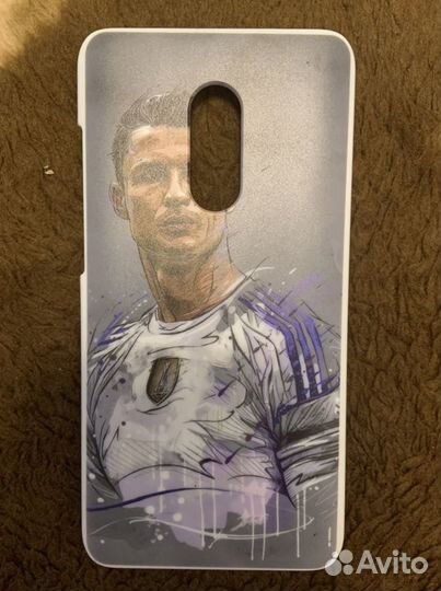 Чехлы на телефон