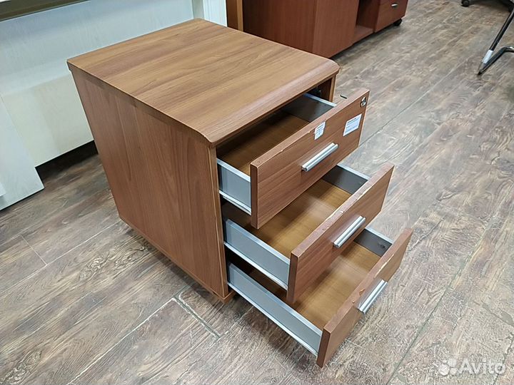 Тумба подкатная 3 ящ. б/у 44х52х60 09338-орх