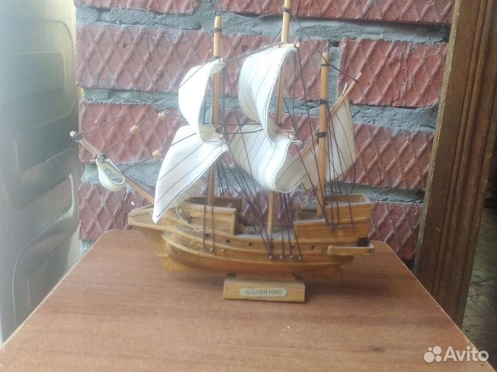 Макет корабля деревянный