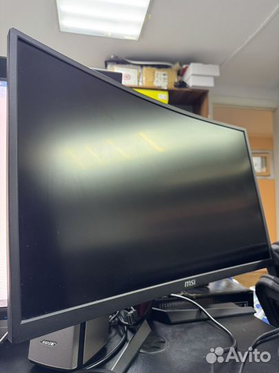 Монитор MSI Optix G27C2 27'' 144Hz Full HD VA