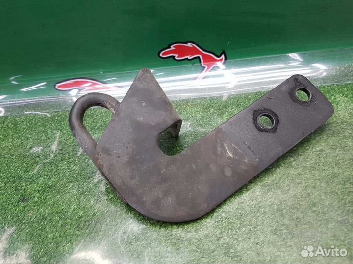 Буксировочный крюк задний Mercedes-Benz Viano W639