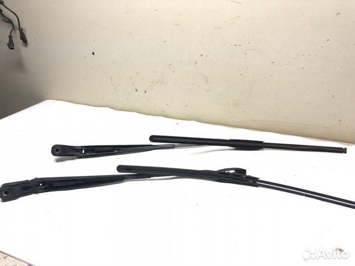 Поводок стеклоочистителя Vaz Largus K7M K4M