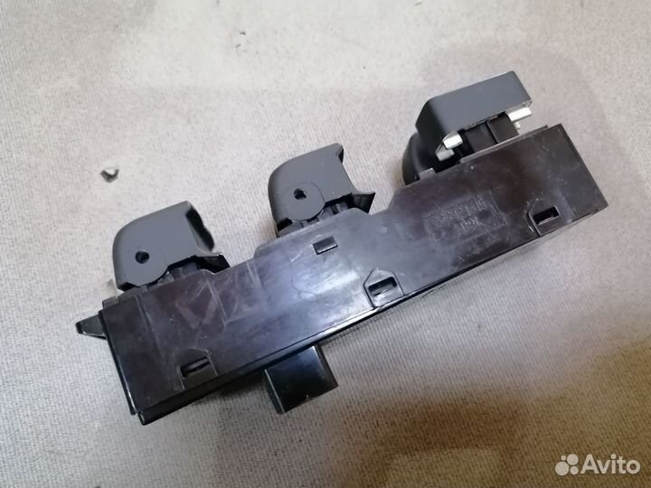 Блок управления стеклоподъемниками Kia RIO 2016 г