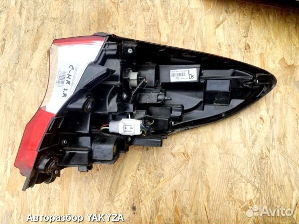 Фонарь задний левый в крыло Toyota C-HR