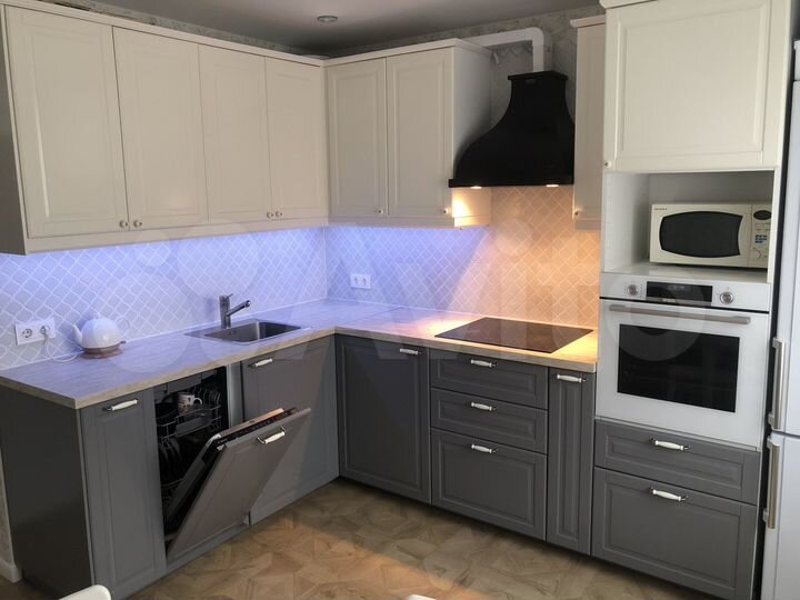3-к. квартира, 93 м², 7/17 эт.