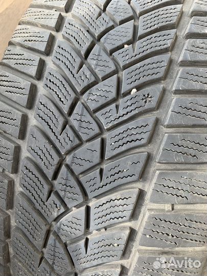 Goodyear UltraGrip Performance Gen-1 235/45 R18 98V