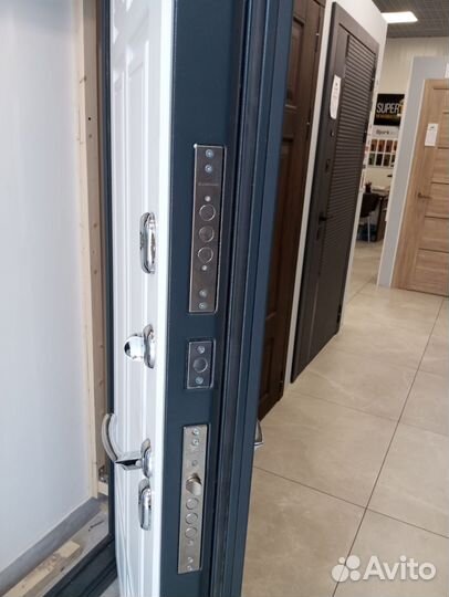 Входная дверь Консул эмаль