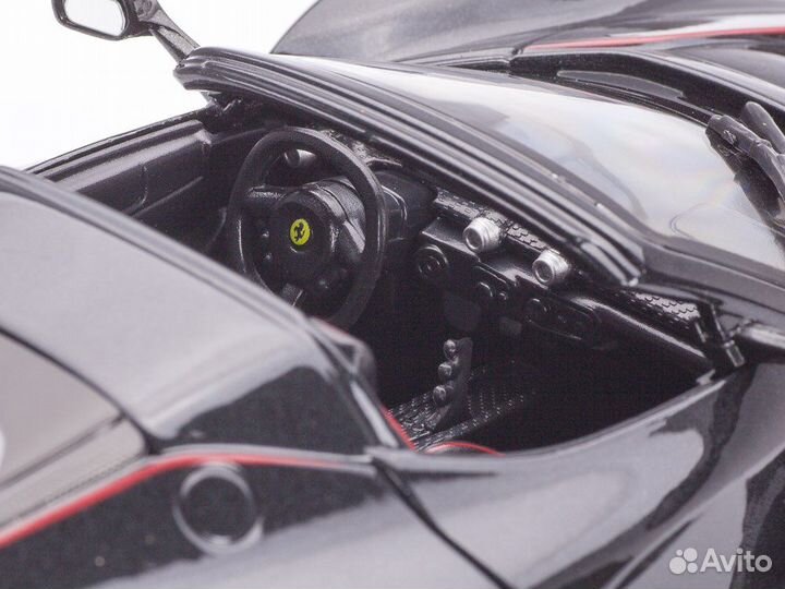 Модель 1:24 масштаба LaFerrari Aperta