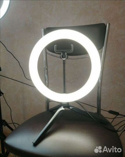Кольцевая лампа 26 +штатив +тринога