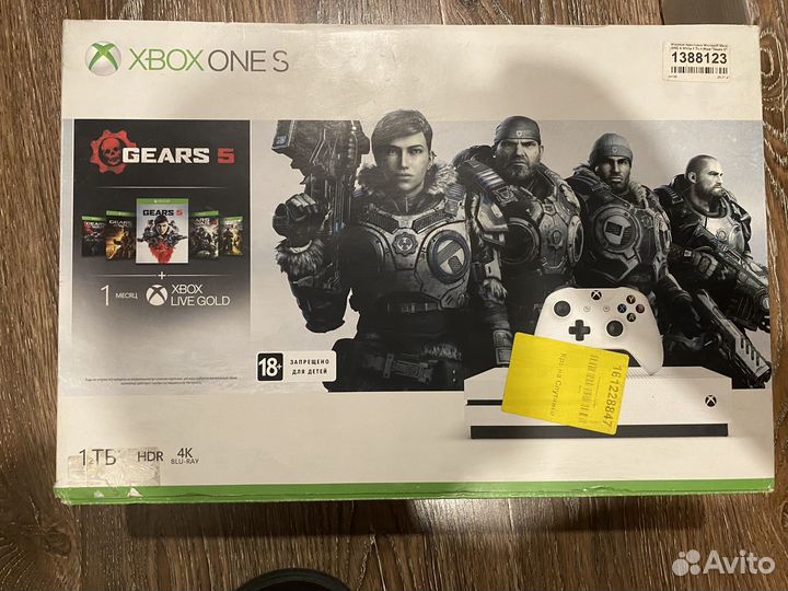 Xbox One s 2 геймпада 1tb