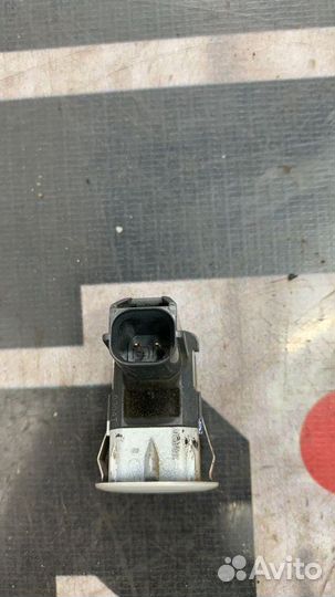 Датчик парковки передний правый Infiniti Fx50 S51